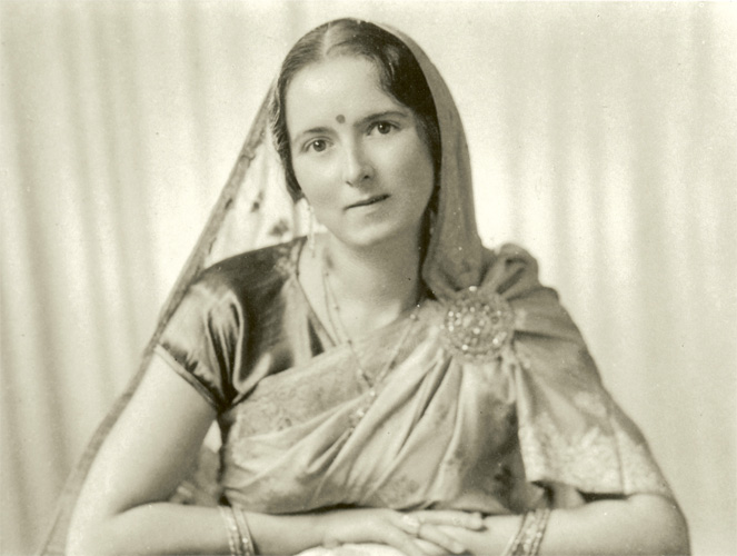 Savitri_Devi,_circa_1937.jpg
